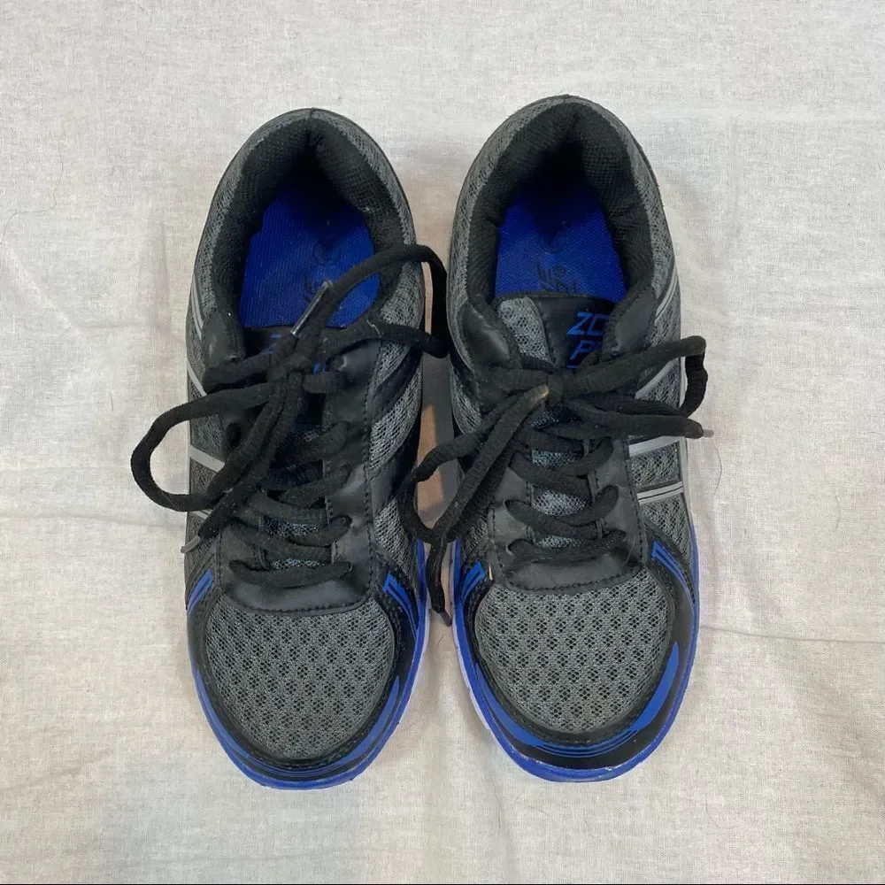 Boys Zone Pro Blue and‎ Black Sneakers Size 2